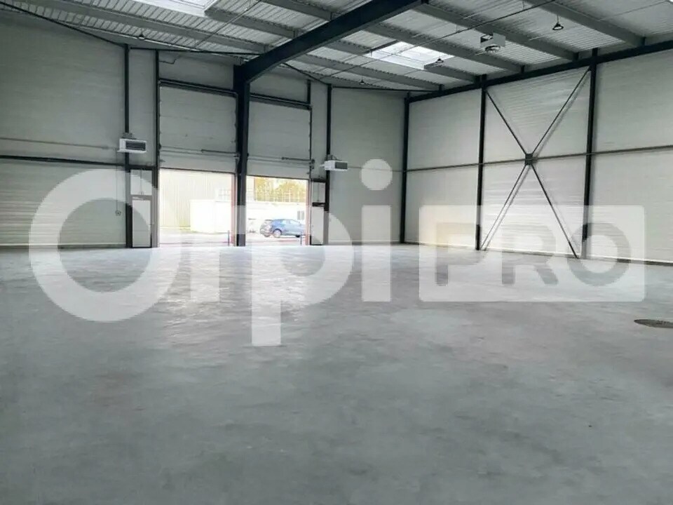 Flex in Montgeron for sale Building Photo- Image 1 of 8