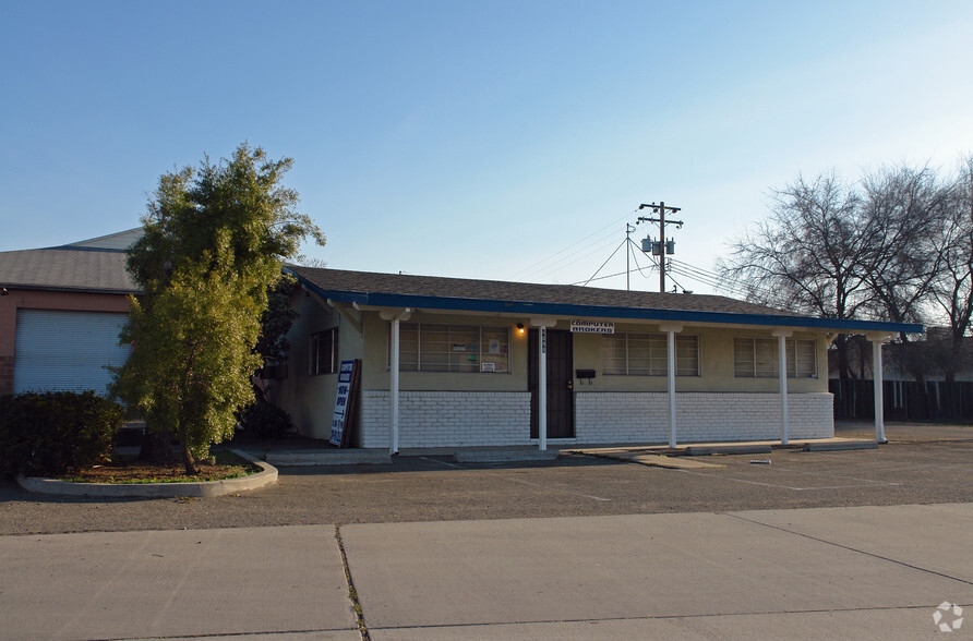 4698 E Waterloo Rd, Stockton, CA à vendre - Photo principale - Image 1 de 1