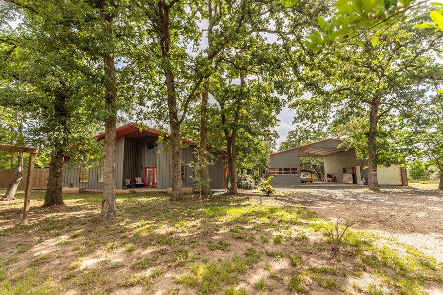 7710 TX-36, Bellville, TX for sale - Primary Photo - Image 1 of 22