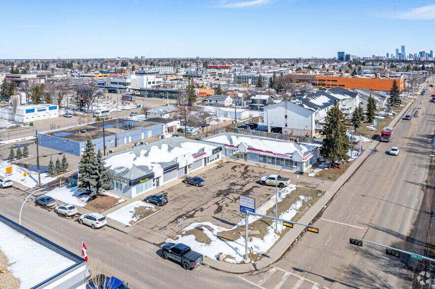 15736 100 Av NW, Edmonton, AB à louer - Aérien - Image 2 de 2