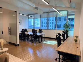 1100 Brickell Bay Dr, Miami, FL à louer Photo intérieure- Image 2 de 6