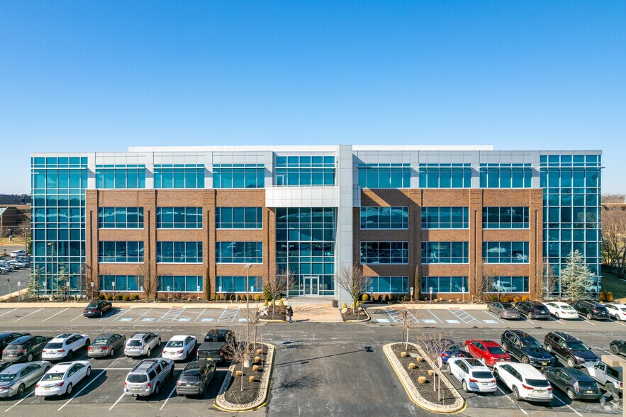 350 Fellowship Rd, Mount Laurel, NJ à louer - Photo du bâtiment - Image 3 de 27