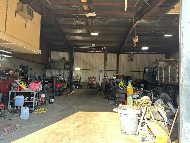 272 Cornwall Hill Rd, Patterson, NY à vendre - Photo du bâtiment - Image 2 de 10