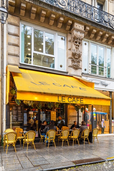 Multifamily in Paris for sale - Building Photo - Image 3 of 4