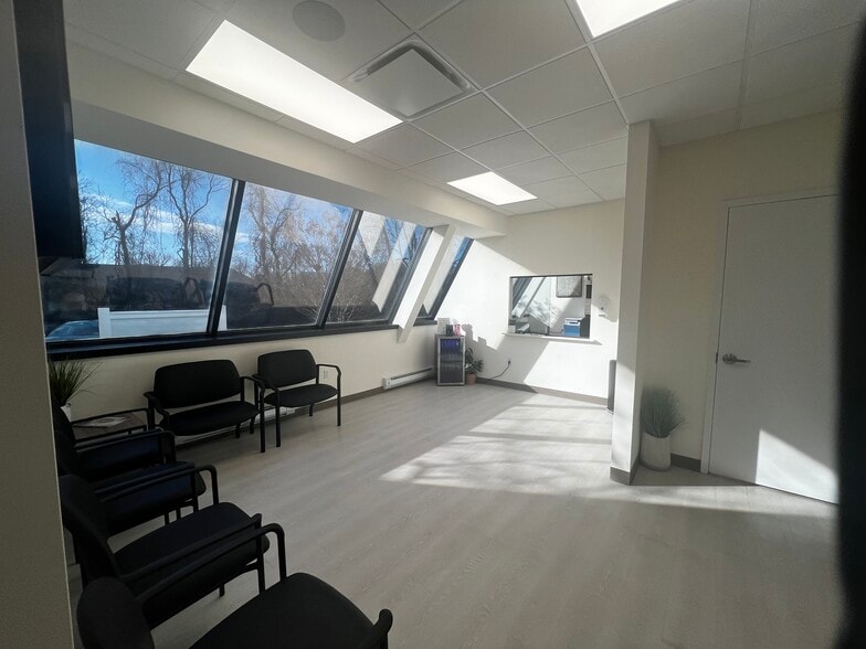 1895 Walt Whitman Rd, Melville, NY for lease - Building Photo - Image 3 of 11