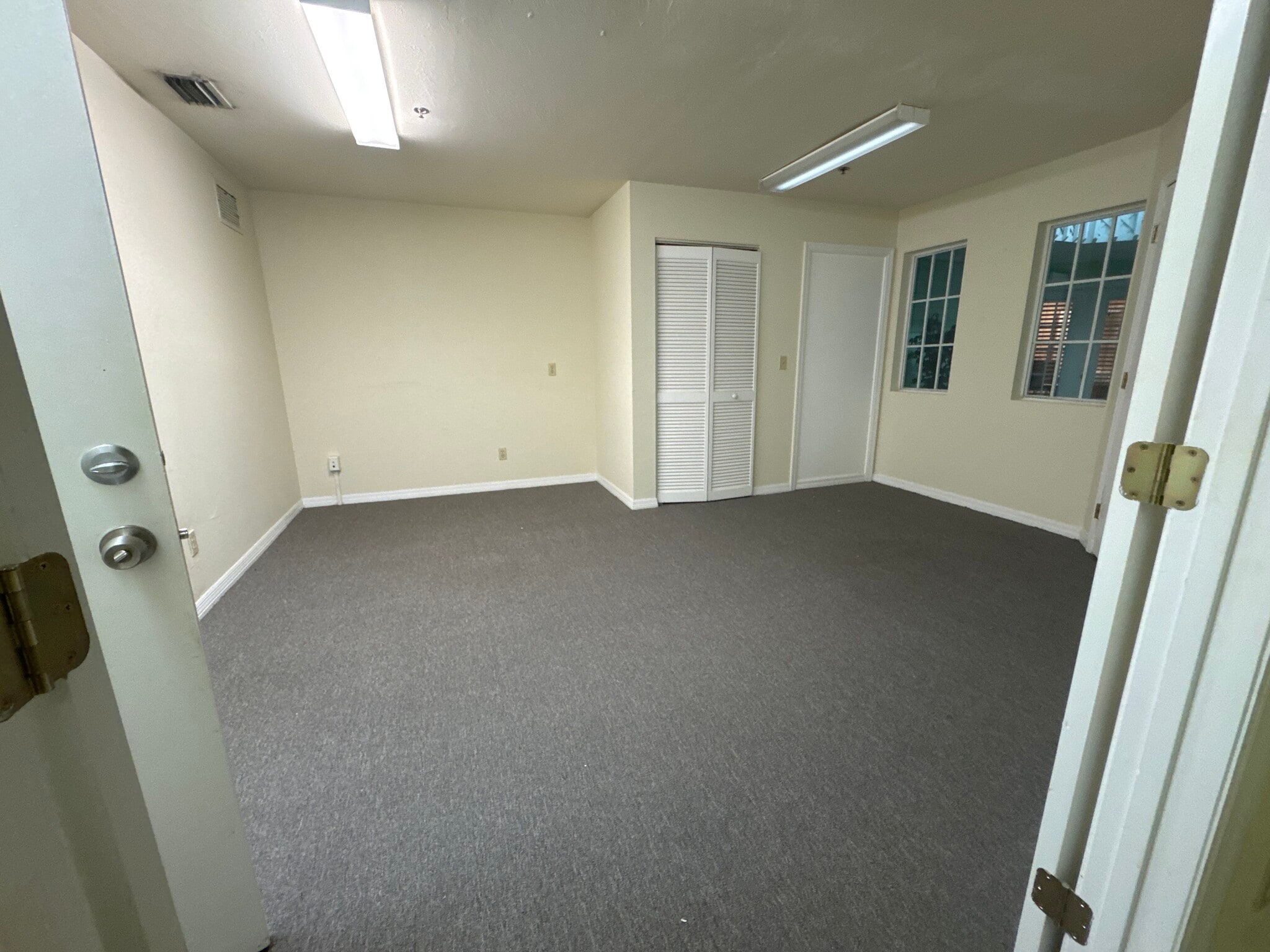 1342 Colonial Blvd, Fort Myers, FL for lease Interior Photo- Image 1 of 3
