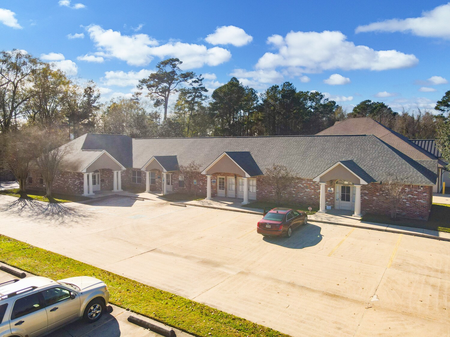 230 Veterans Blvd, Denham Springs, LA à vendre Photo du bâtiment- Image 1 de 9