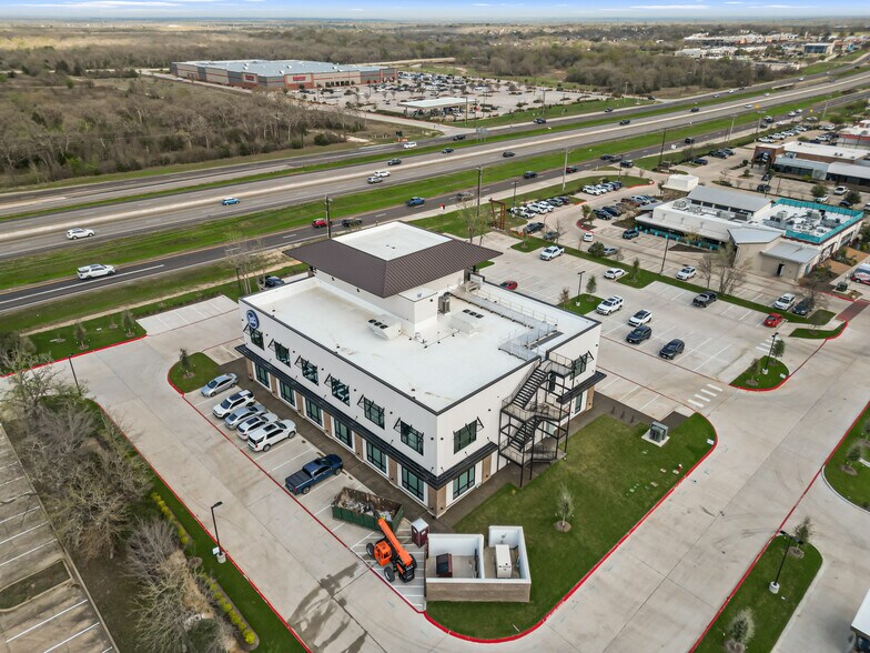 4270 SH-6, College Station, TX à louer - Photo du bâtiment - Image 3 de 15