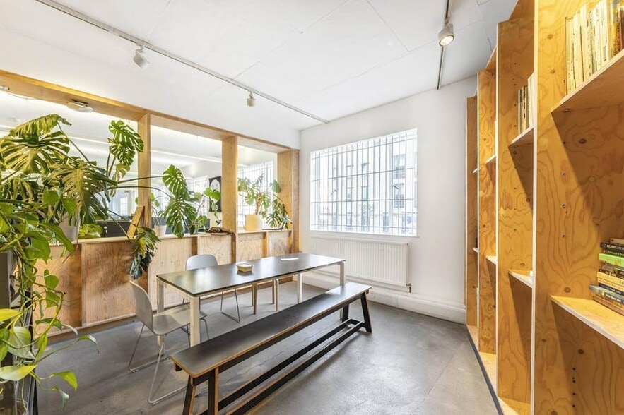 25 Chart St, London for lease - Building Photo - Image 3 of 45