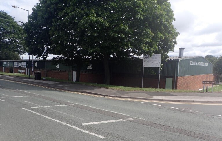 Slacky Ln, Walsall à louer - Photo du bâtiment - Image 2 de 3