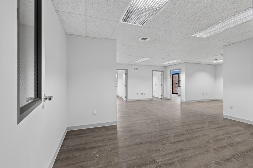 728 Springdale Dr, Exton, PA for sale - Building Photo - Image 3 of 17