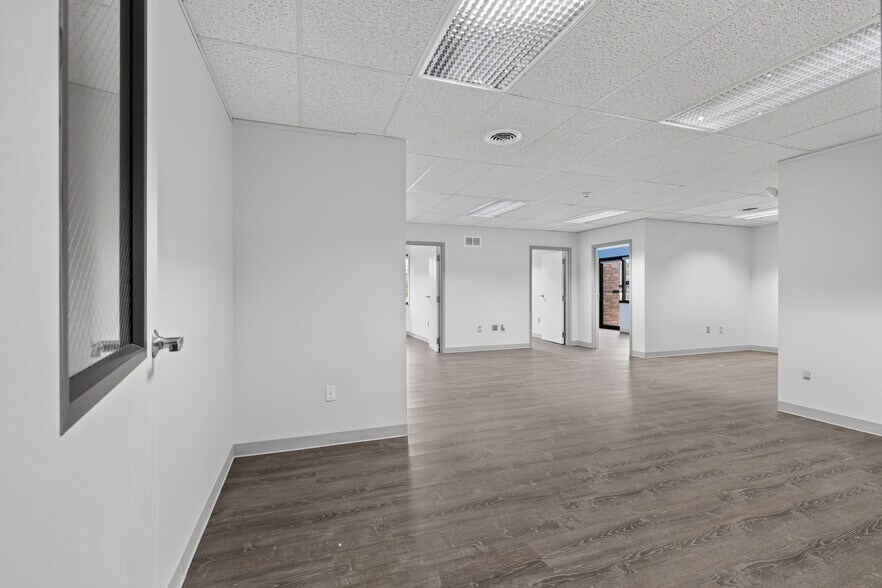 728 Springdale Dr, Exton, PA à vendre - Photo du bâtiment - Image 3 de 17