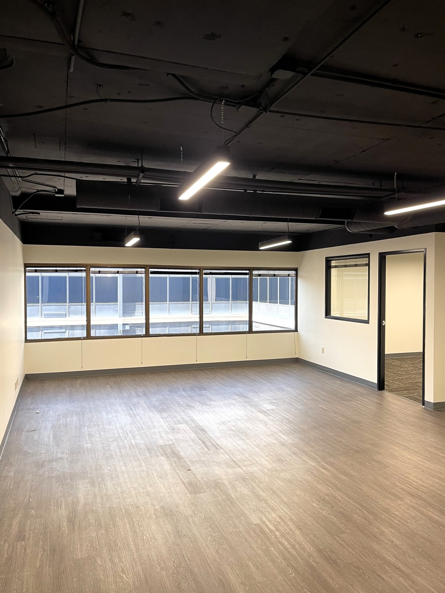 5757 W Century Blvd, Los Angeles, CA for lease Interior Photo- Image 1 of 5