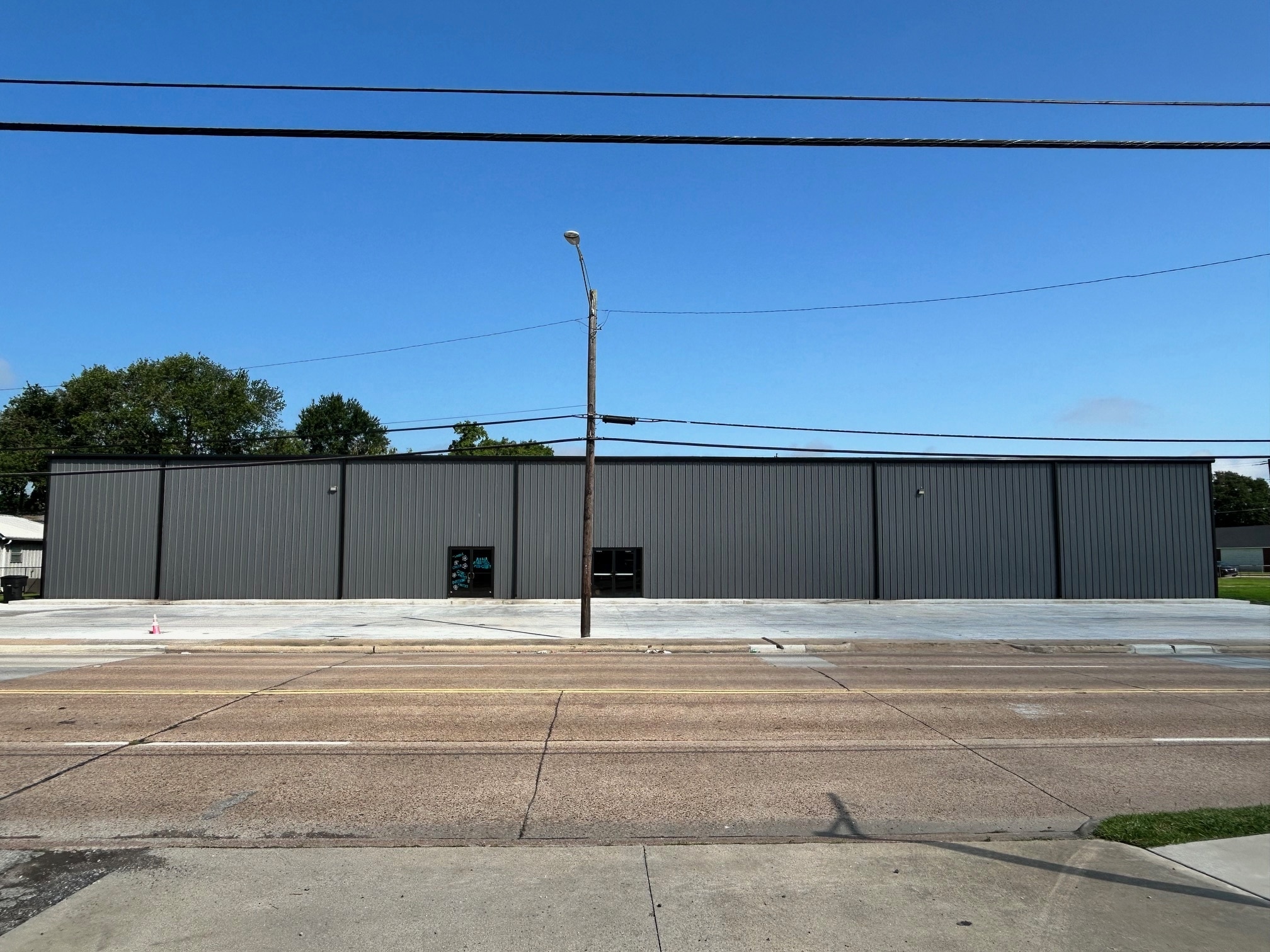 708 Nederland Ave, Nederland, TX à louer Photo du bâtiment- Image 1 de 9
