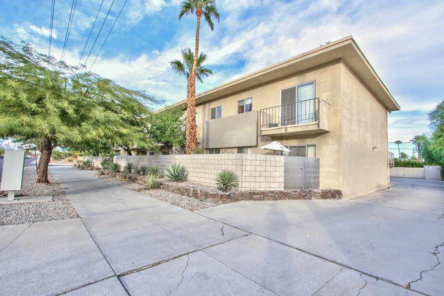 2388 N Sunrise Way, Palm Springs, CA à vendre - Photo du bâtiment - Image 1 de 1