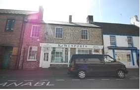 Plus de détails pour 15-16 Old Market St, Neath - Commerce de détail à louer