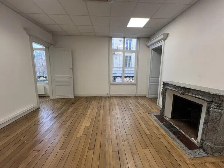 Office in Reims for lease - Interior Photo - Image 2 of 5