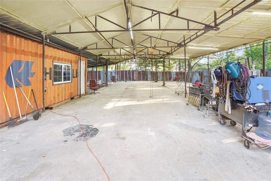 13338 Elderberry Ln, Houston, TX for lease - Building Photo - Image 2 of 24