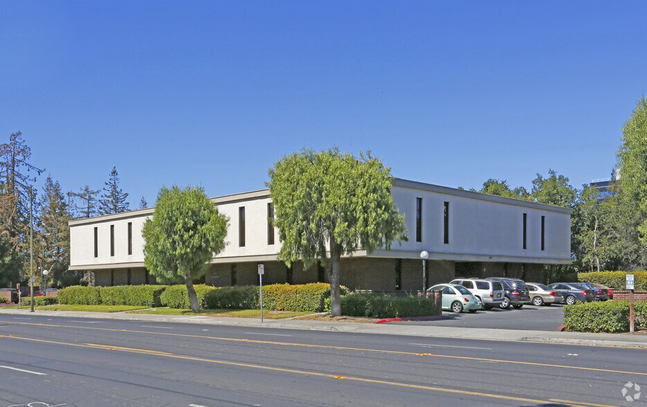 3033 Moorpark Ave, San Jose, CA à louer - Photo du bâtiment - Image 2 de 11