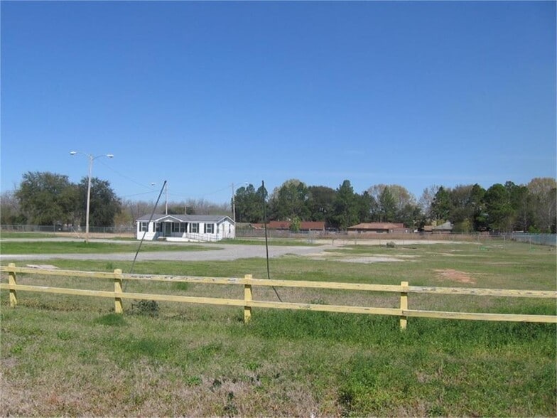 3001 Sylvester Hwy, Albany, GA for sale - Building Photo - Image 1 of 5