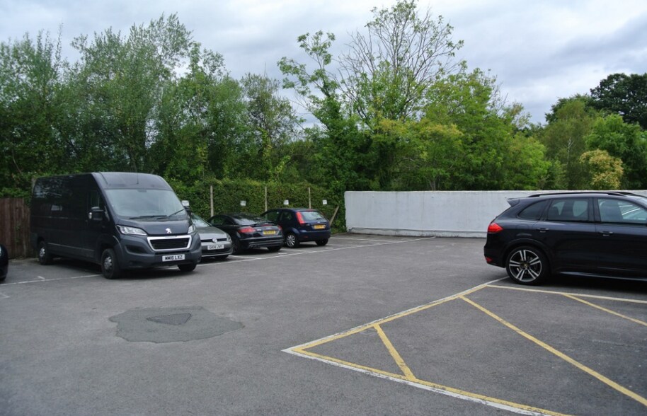 Portsmouth Rd, Esher for lease - Other - Image 2 of 3