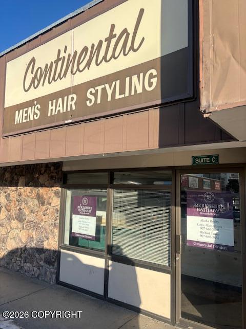 601 E Northern Lights Blvd, Anchorage, AK à louer Photo principale- Image 1 de 7