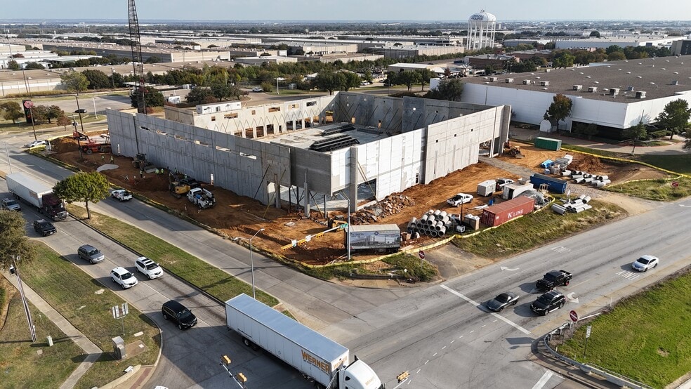 2322 N State Highway 360, Grand Prairie, TX for lease - Building Photo - Image 2 of 2