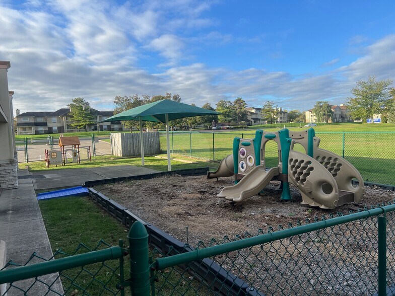 6860 Fountains Blvd, West Chester, OH à louer - Photo du bâtiment - Image 2 de 12