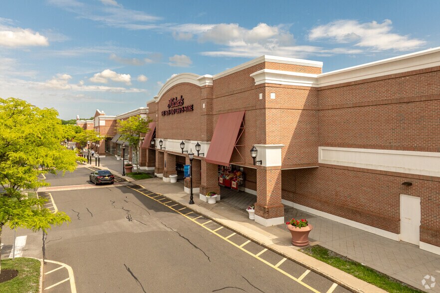 2130 Route 35, Holmdel, NJ à louer - Photo du bâtiment - Image 2 de 10