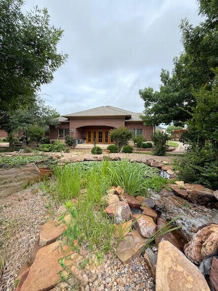 1014 24th Ave NW, Norman, OK à vendre - Photo du bâtiment - Image 3 de 9
