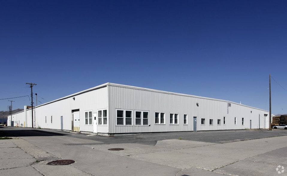 1865 W D Ave, Tooele, UT for lease - Primary Photo - Image 1 of 2