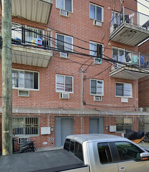 9466-9468 45th Ave, Elmhurst, NY à vendre - Photo principale - Image 1 de 1