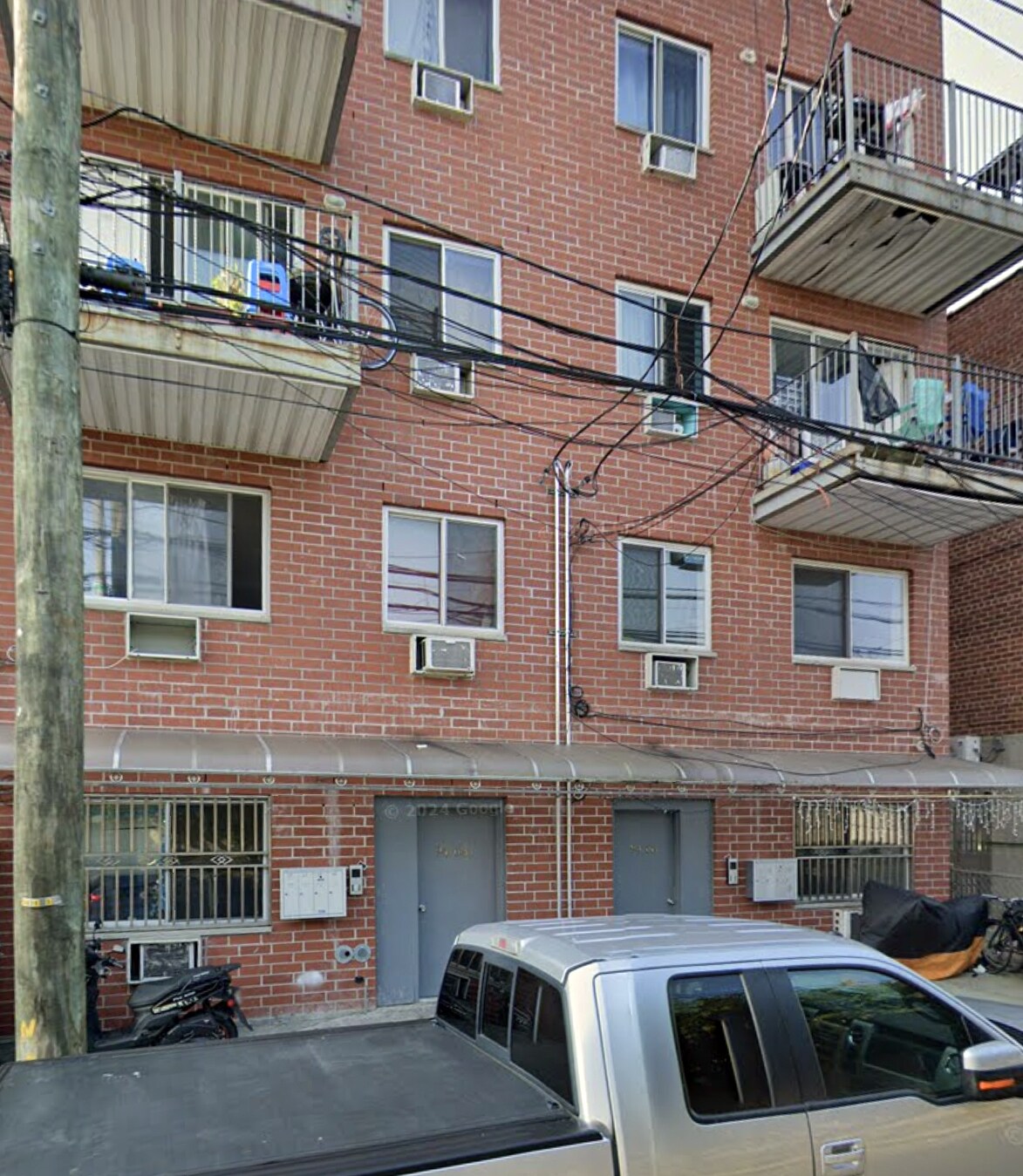 9466-9468 45th Ave, Elmhurst, NY à vendre Photo principale- Image 1 de 1