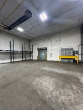 12 Wisconsin Ct, Bay Shore, NY à louer Photo du bâtiment- Image 2 de 8