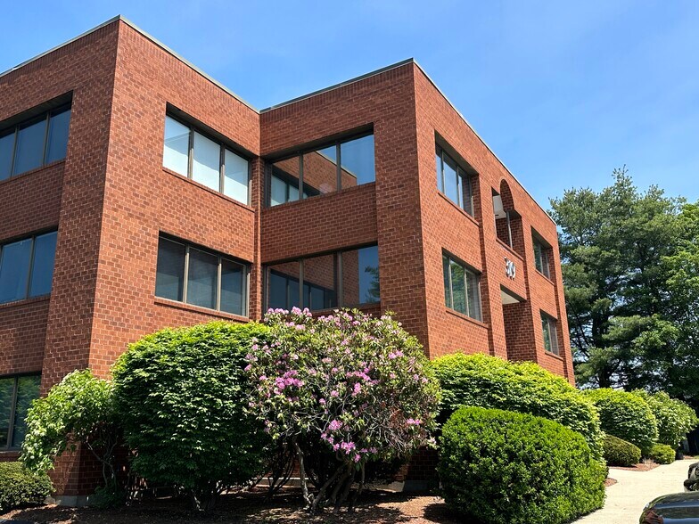 319 Littleton Rd, Westford, MA à louer - Photo du bâtiment - Image 3 de 7