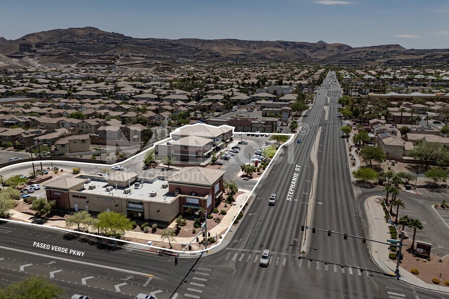 90 S Stephanie St, Henderson, NV à louer - Photo du bâtiment - Image 3 de 10