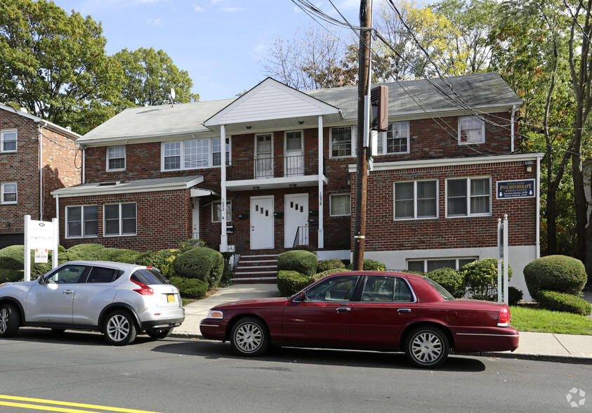 1032-1036 Victory Blvd, Staten Island, NY à louer - Photo principale - Image 1 de 33