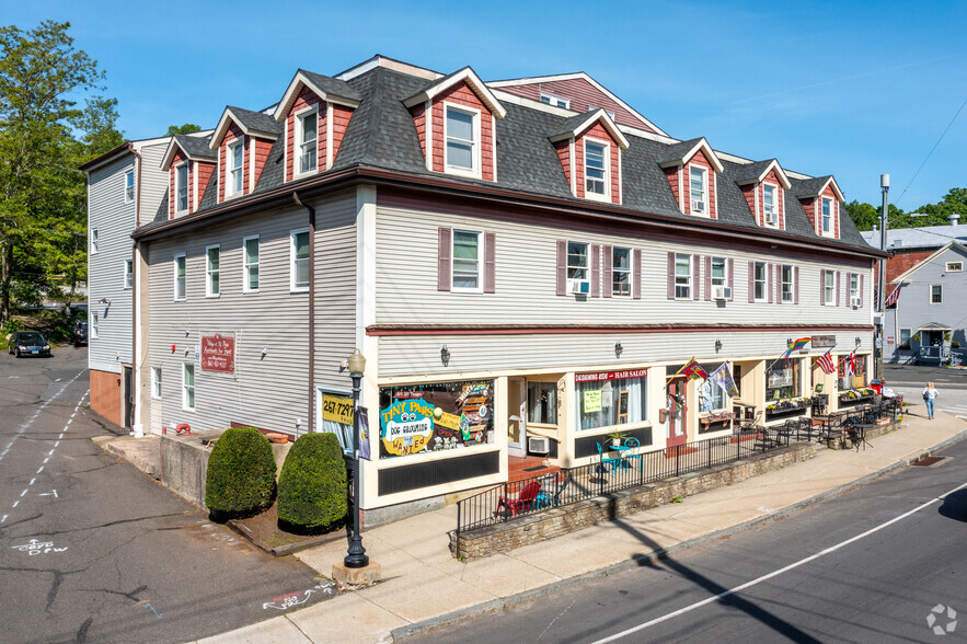 82 Main St, East Hampton, CT à vendre - Photo du bâtiment - Image 1 de 1