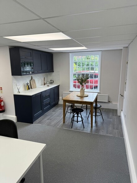 1-4 Thorp St, Macclesfield for lease - Building Photo - Image 2 of 6