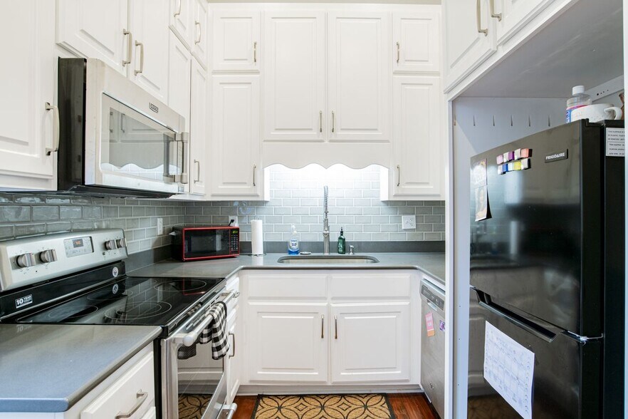 1327 Spring Hill Ave, Mobile, AL à vendre - Photo du bâtiment - Image 2 de 9