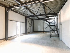 35 Rue Jean Lolive, Bagnolet for lease Interior Photo- Image 2 of 5
