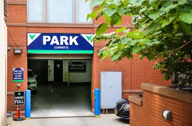 Plus de détails pour 455 Central Park W, New York, NY - Spécialité à vendre