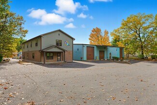 Plus de détails pour 24 Elise St, Westfield, MA - Local d'activités à louer