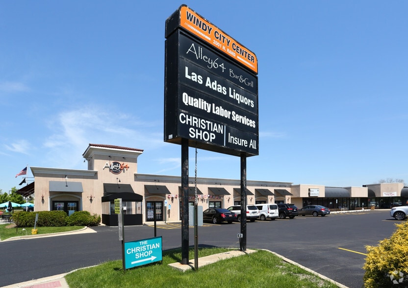 2001 N Rand Rd, Palatine, IL à louer - Photo du bâtiment - Image 3 de 15