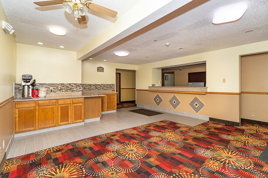1521 S G Ave, Nevada, IA à vendre - Photo du bâtiment - Image 3 de 11