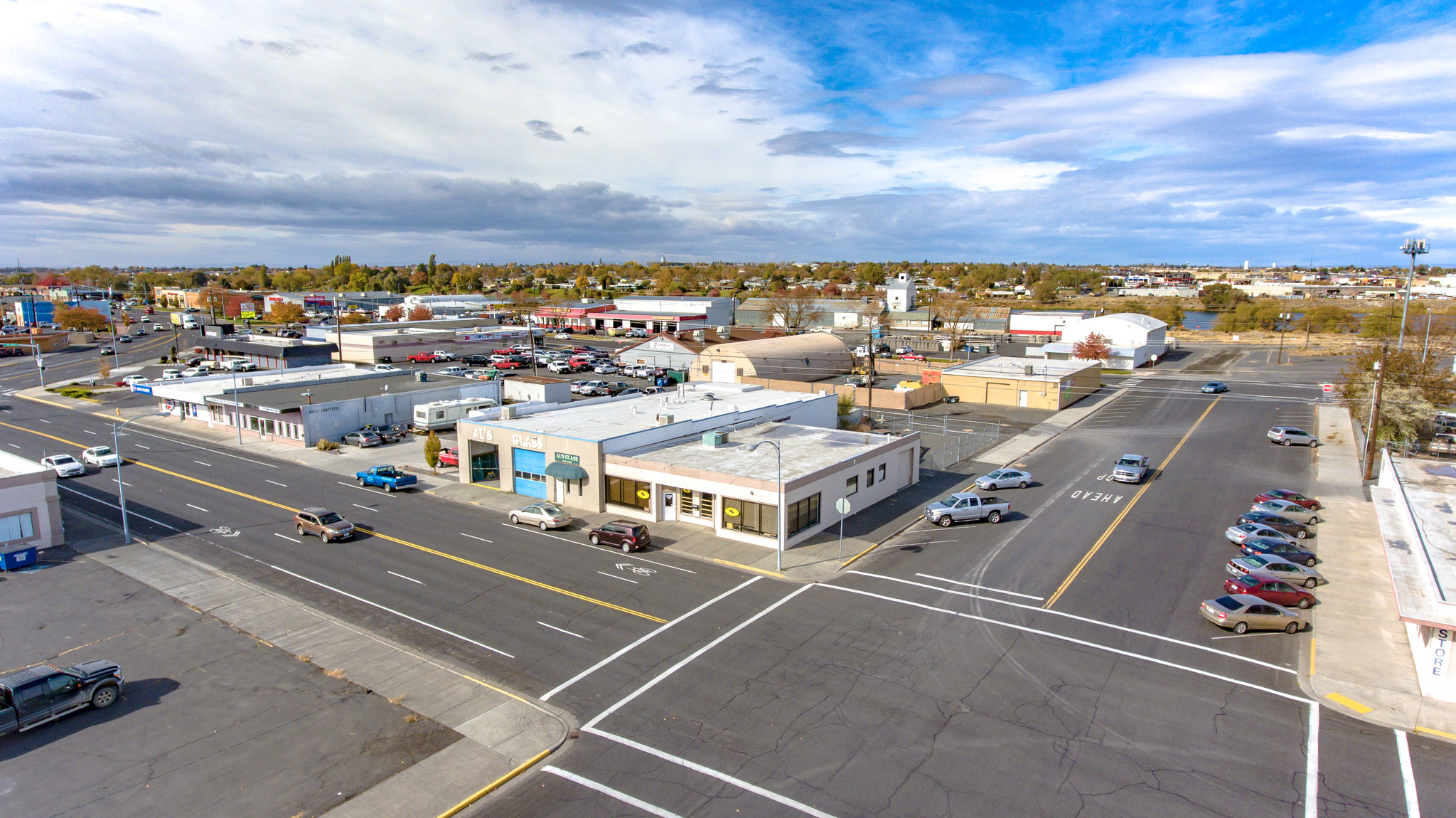 524 E 3rd Ave, Moses Lake, WA à vendre Photo principale- Image 1 de 1