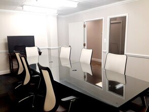 2121 Eisenhower Ave, Alexandria, VA for lease Interior Photo- Image 2 of 6