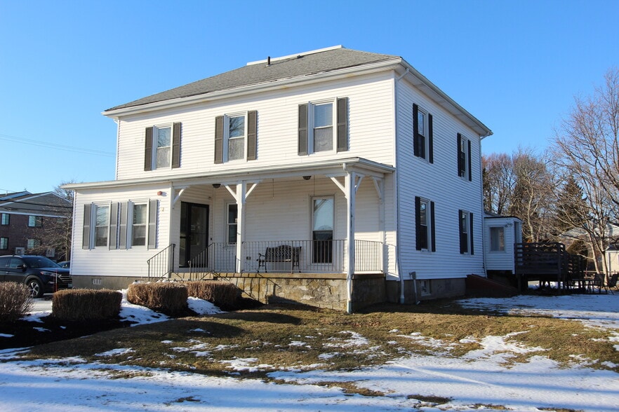 460 E Main Rd, Middletown, RI à vendre - Photo du bâtiment - Image 2 de 49
