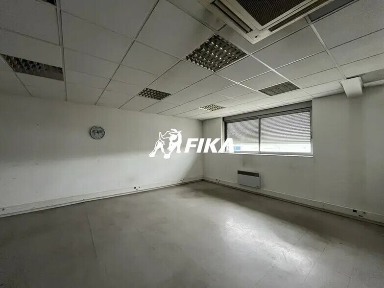 Flex in Saint-Alban for sale - Interior Photo - Image 3 of 6