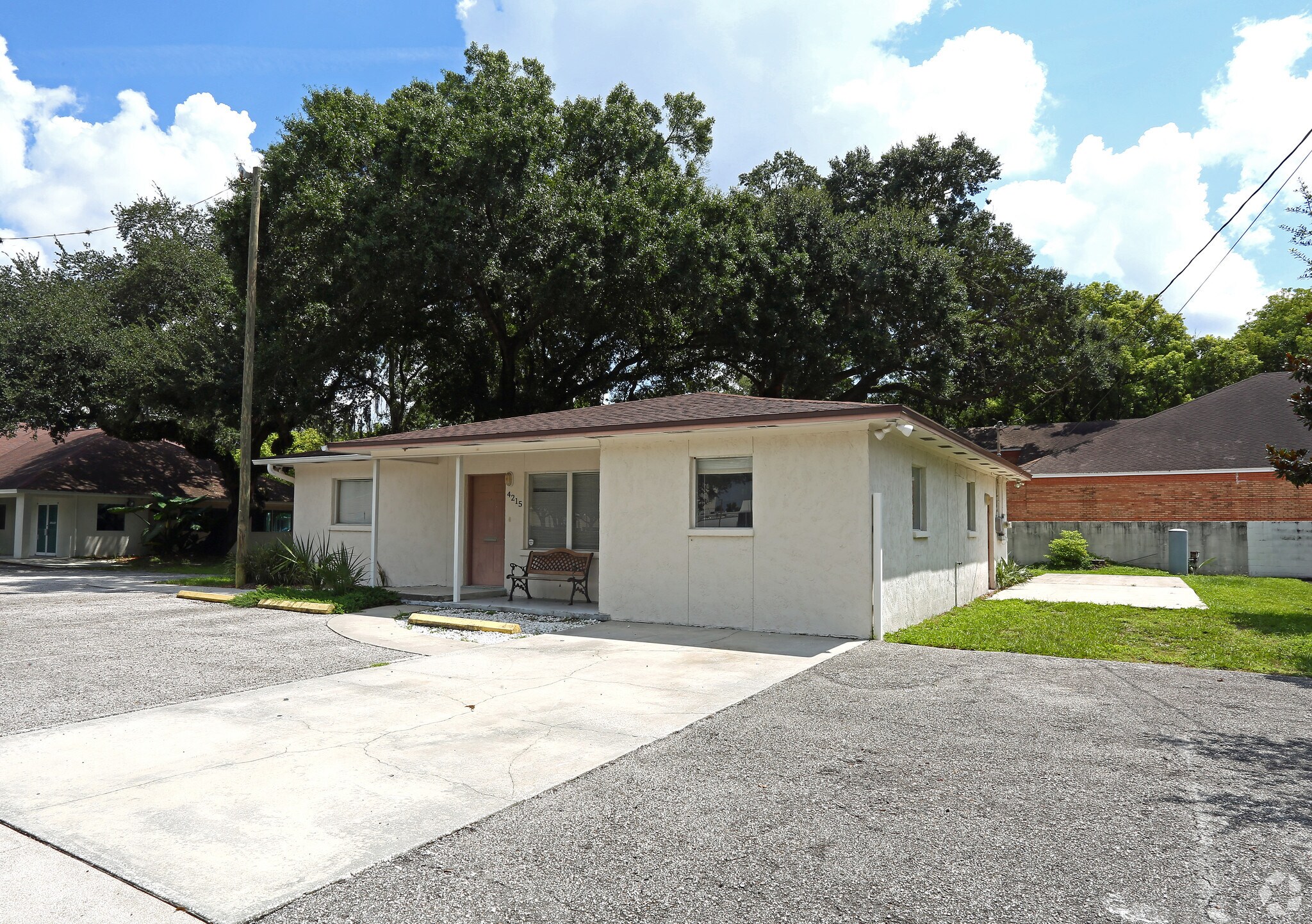 4215 N Gomez Ave, Tampa, FL à vendre Photo principale- Image 1 de 4